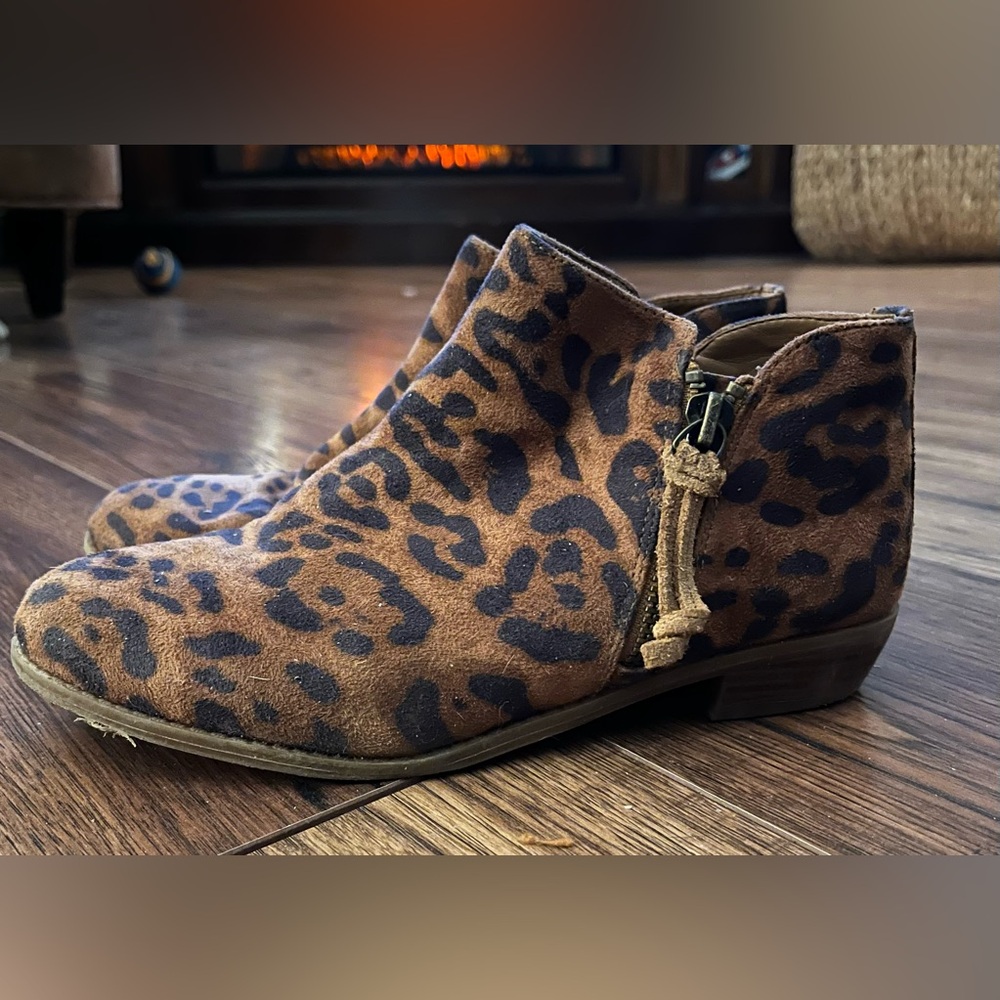 Gianni Bini girls leopard bootie size 3